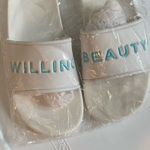 Willing Beauty White Slides Sandals